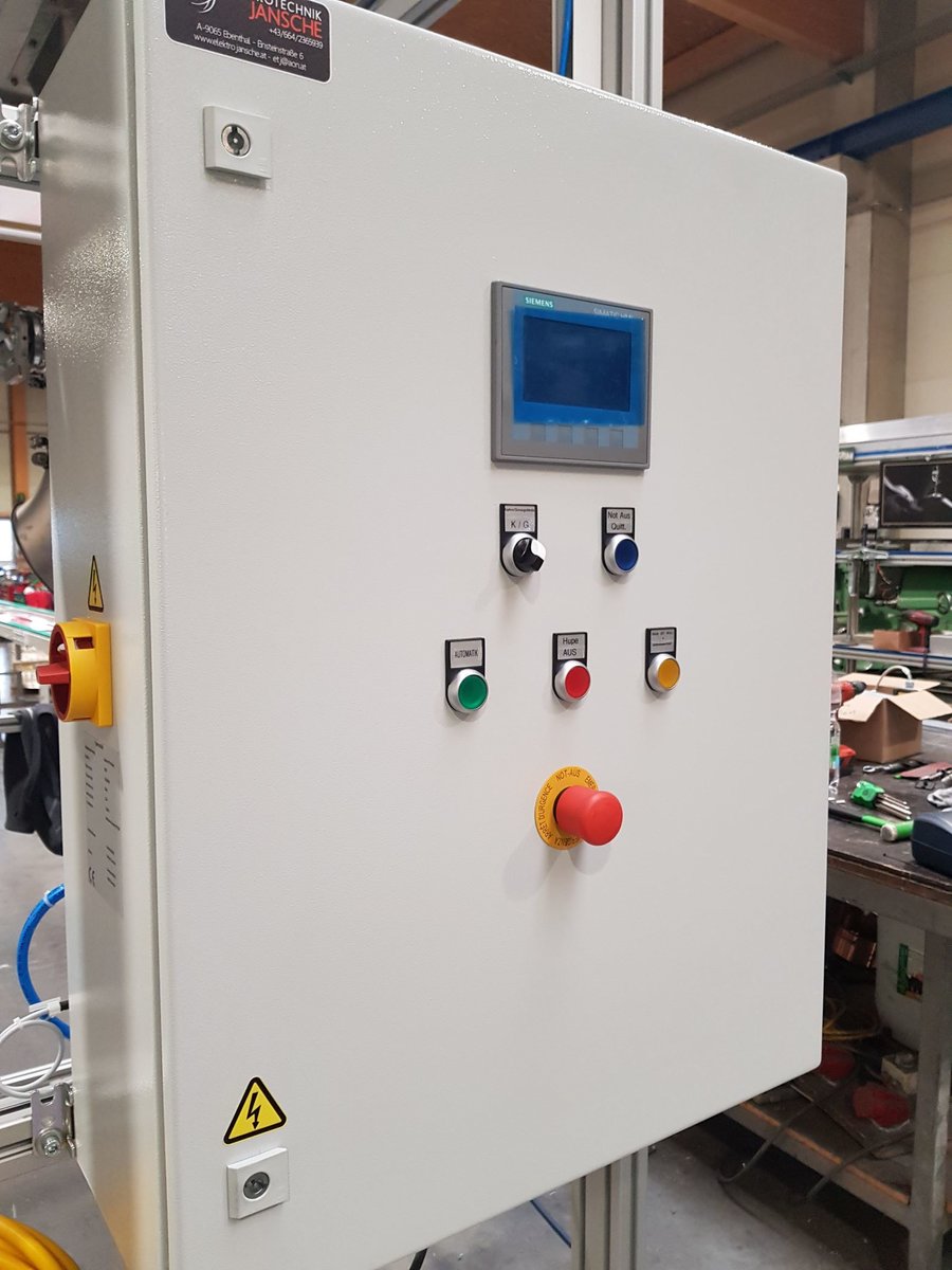 Installation eines Sicherungskastens von der Jansche Elektrotechnik GmbH